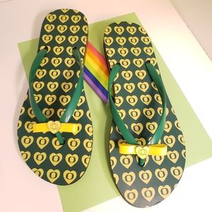 Oregon ducks flip flops s9/10 w yellow bow